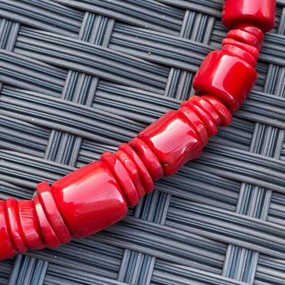 JAY KING RED BAMBOO CORAL BEADED CHUNKY NECKLACE - Picture 2 of 10